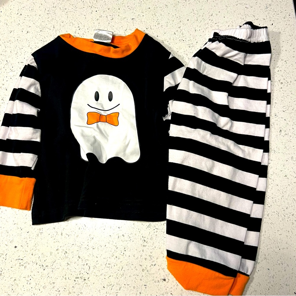 Small shop ghost pajamas, 2T